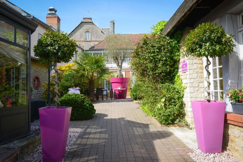 Logis Hotel Restaurant L'Auberge Normande Carentan Exterior foto
