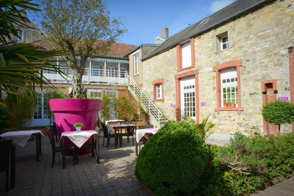 Logis Hotel Restaurant L'Auberge Normande Carentan Exterior foto