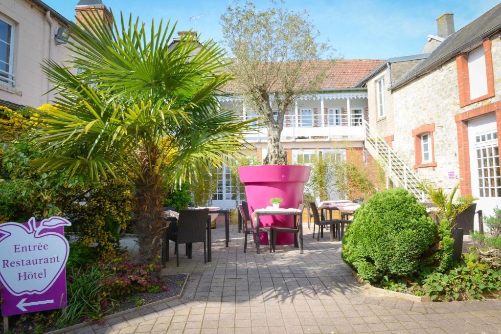 Logis Hotel Restaurant L'Auberge Normande Carentan Exterior foto